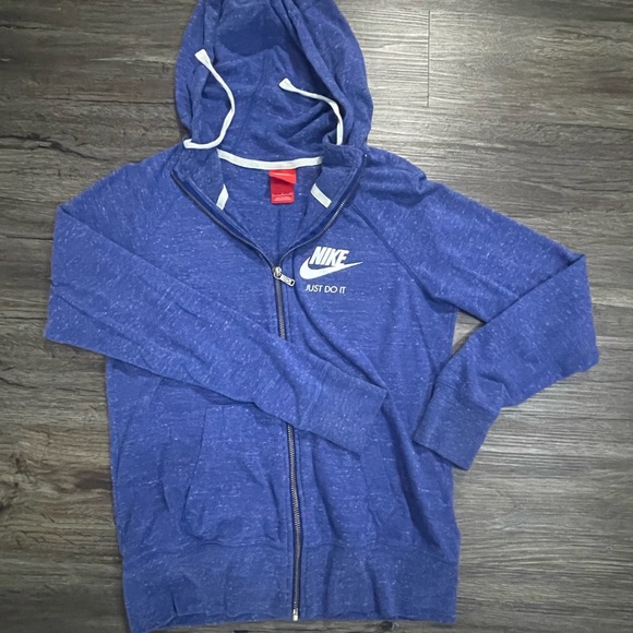Nike small zip up hoodie - Picture 4 of 4